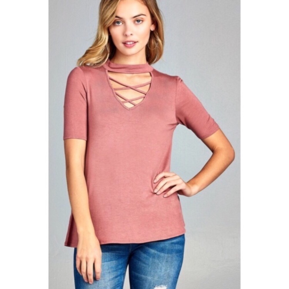 1 LEFT ❗️🎉HP🎉Choker crisscrossed tunic top